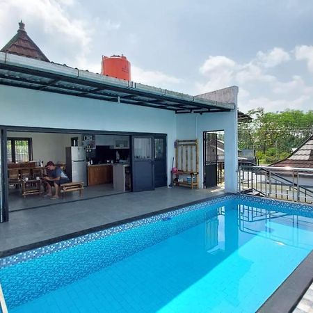 Pool Villa Saung Suluh Пурвокерто Екстер'єр фото