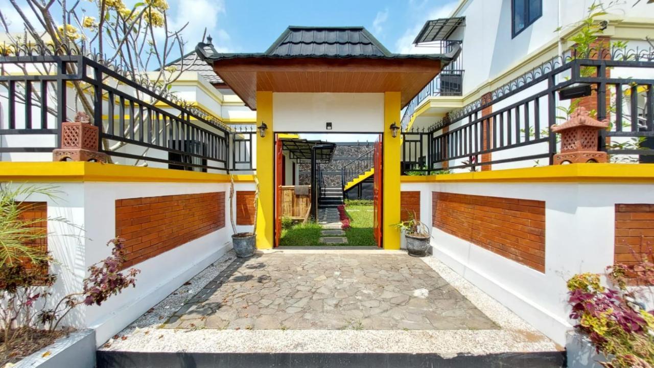 Pool Villa Saung Suluh Пурвокерто Екстер'єр фото
