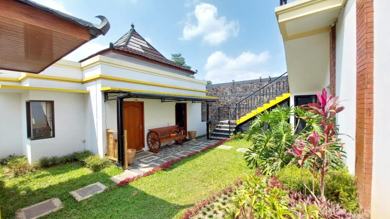 Pool Villa Saung Suluh Пурвокерто Екстер'єр фото