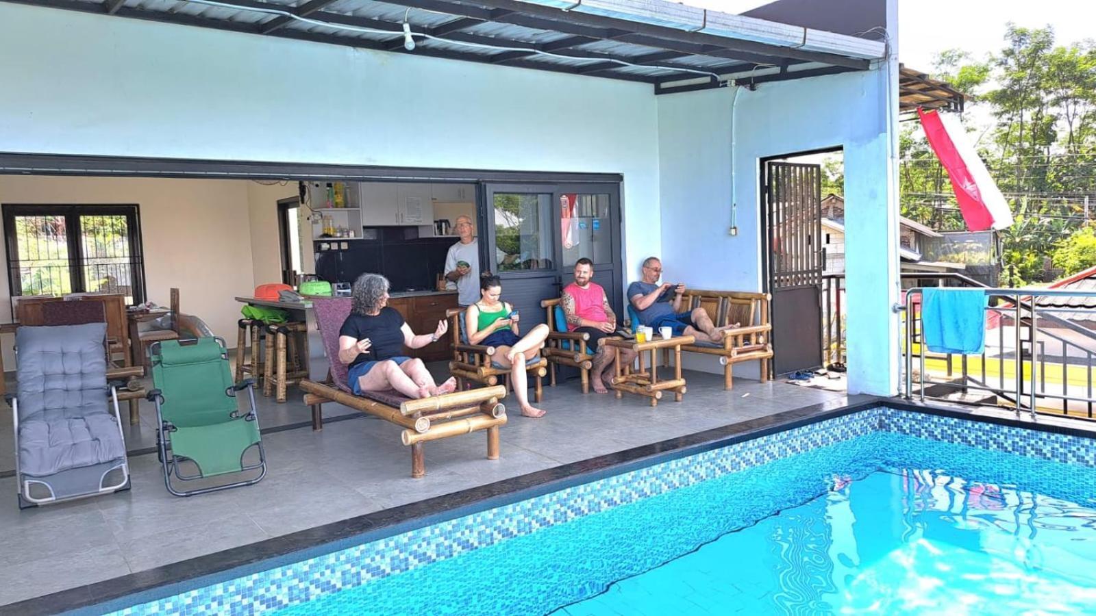Pool Villa Saung Suluh Пурвокерто Екстер'єр фото