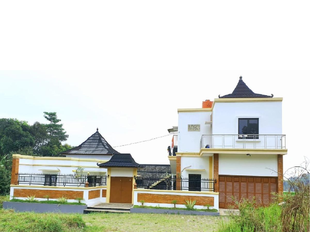 Pool Villa Saung Suluh Пурвокерто Екстер'єр фото